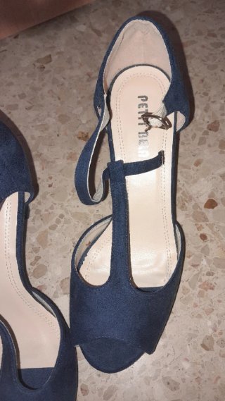 Sandalias de fiesta azules de tacón a estrenar
