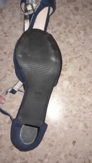 Sandalias de fiesta azules de tacón a estrenar