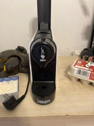 Cafetera Bialetti Blanca y Negra