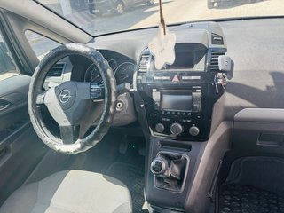 Opel Zafira b 2015