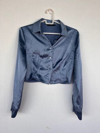 Camisa Stradivarius azul satinada