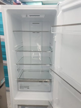 Nevera Midea estrecha 1.80m x 54cm
