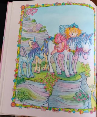 Lily, la princesa hada, en el país de los unico...