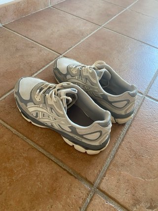 Asics Gel NYC gris y blanco