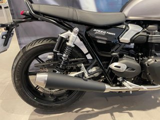 Triumph Speed Twin 900 Plata y Negra