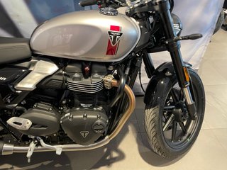 Triumph Speed Twin 900 Plata y Negra
