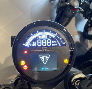 Triumph Speed Twin 900 Plata y Negra