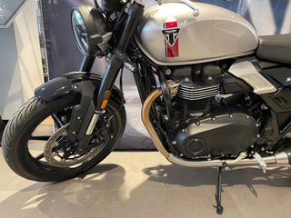Triumph Speed Twin 900 Plata y Negra