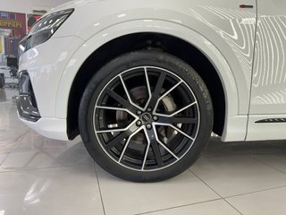 Audi Q8 50 TDI 210kW Black Line Plus quattro tip