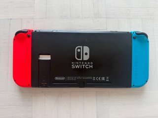 Nintendo Switch XKJ + caja original