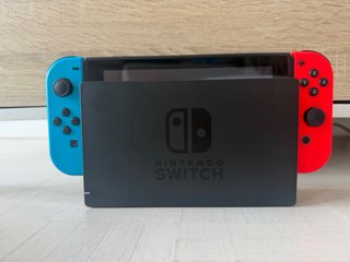 Nintendo Switch XKJ + caja original