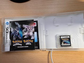 Pokémon Edición Diamante Nintendo DS en su Caja