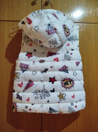 Chaleco acolchado niña Zara estampado