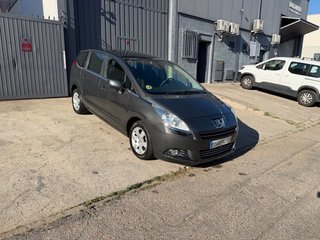 Peugeot 5008 2011