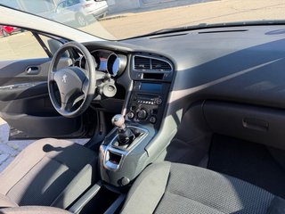Peugeot 5008 2011