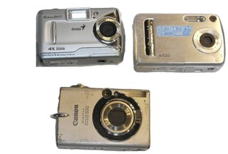 Lotto 33 Fotocamere: 7 Analogiche e 26 Digitali