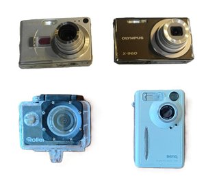Lotto 33 Fotocamere: 7 Analogiche e 26 Digitali