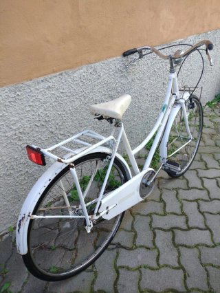 Bicicletta bianca da donna