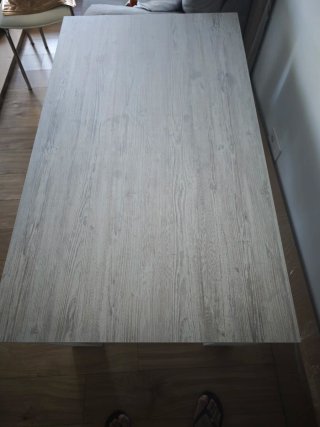 Mesa comedor de madera muy cómoda y elegante