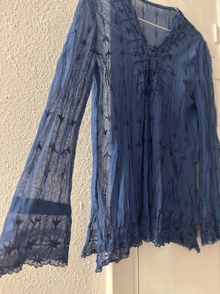 Blusa gasa bordada azul
