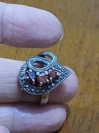 Anello antico con granati rossi 925