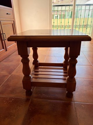 Mesa pequeña cuadrada