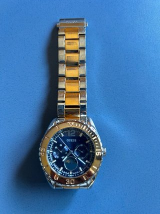 Reloj Guess bicolor dorado y plateado
