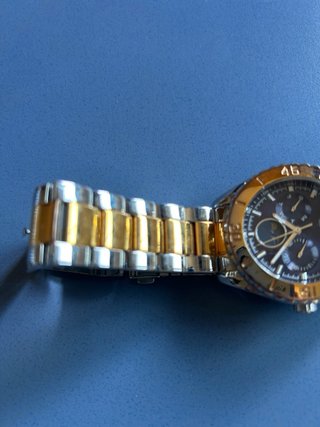 Reloj Guess bicolor dorado y plateado