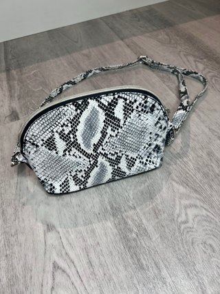 Bolso bandolera estampado serpiente