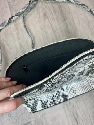 Bolso bandolera estampado serpiente