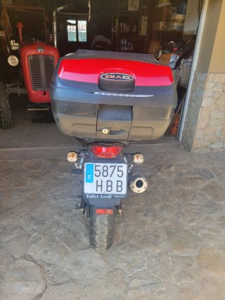 Motocicleta Daelim Roadwin 125cc Negra