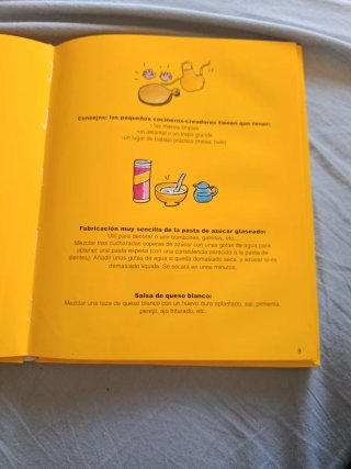 Libro montesory de cocina infantil.Solo efectivo.