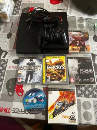 Consola PS3 Negra + 5 Juegos
