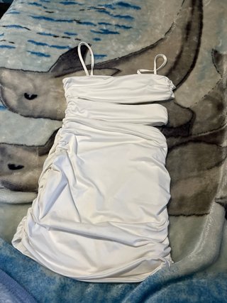 Vestido blanco con aberturas