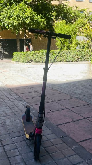 Patinete plegable morado y gris