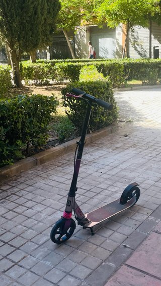 Patinete plegable morado y gris