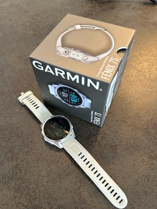Reloj Garmin Fenix 7S Gris/Blanco