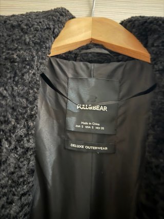 Abrigo Pull&Bear Negro Talla M