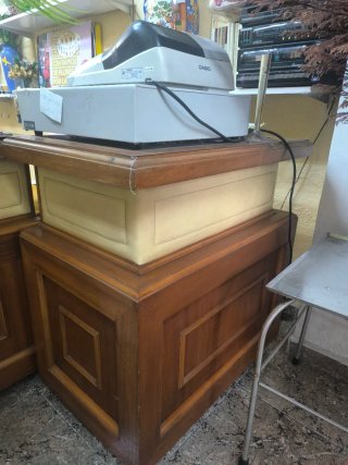 Mostrador Tienda Madera y Plástico