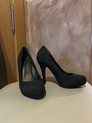 Zapatos de tacón negros