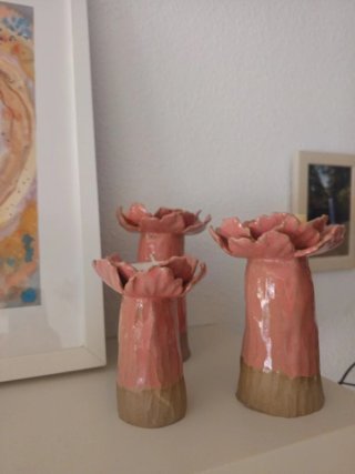Candelabri in ceramica a forma di fiore