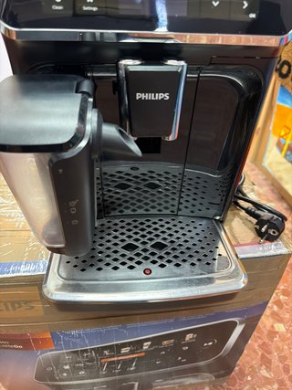 Macchina da caffè Philips Serie 5400 LatteGo superautomatica