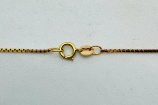 Cadena Bismark de oro de 18k, 4.75 g, 60.5 cm.