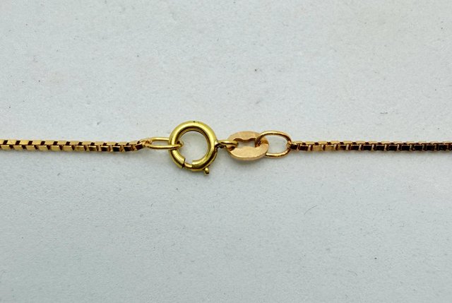 Cadena Bismark de oro de 18k, 4.75 g, 60.5 cm.