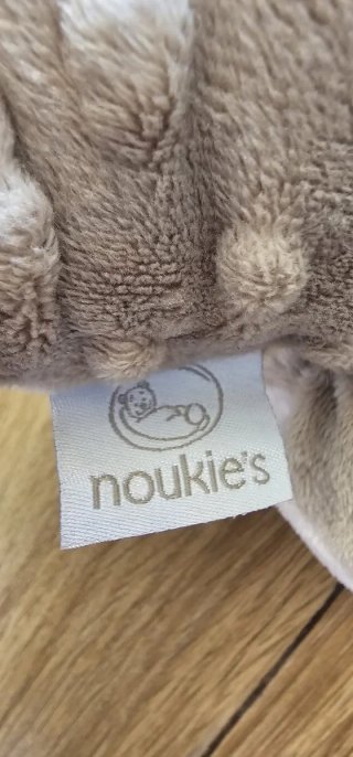 Peluche suave con sonajero