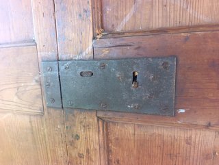 Puerta de madera rústica
