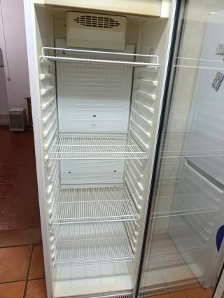 Puerta de madera rústica pino sapi