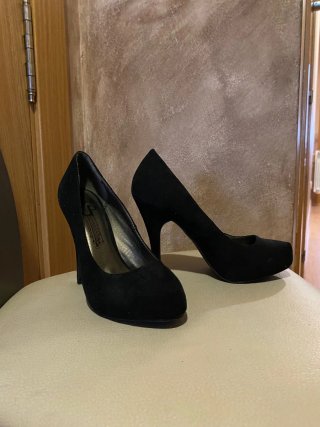 Zapatos de tacón negros