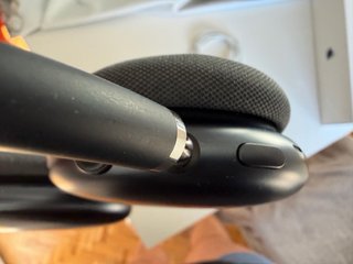 Apple AirPods Max con accesorios