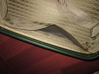 Maleta Antigua Verde. Marca Tauro.